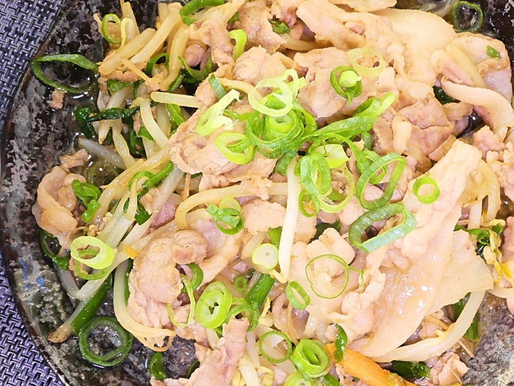 豚肉ともやしのにんにく炒め