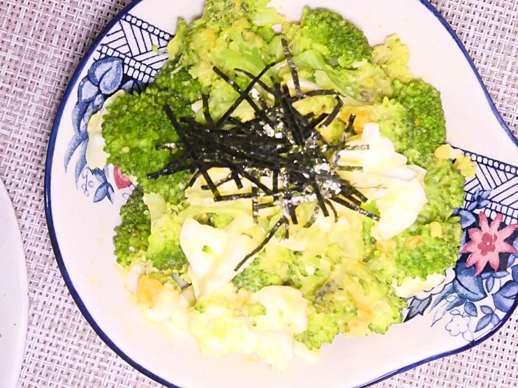 ブロッコリーとたまごのわさびマヨサラダ