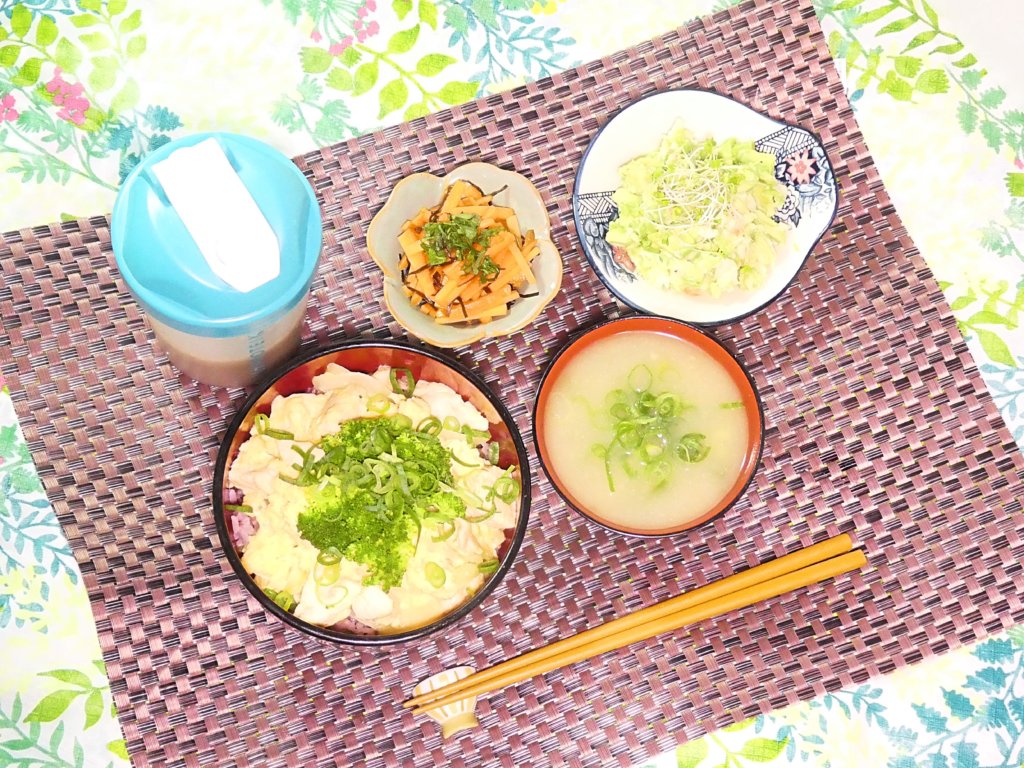 今日の夕ごはん ブロッコリー親子丼 19/10/28