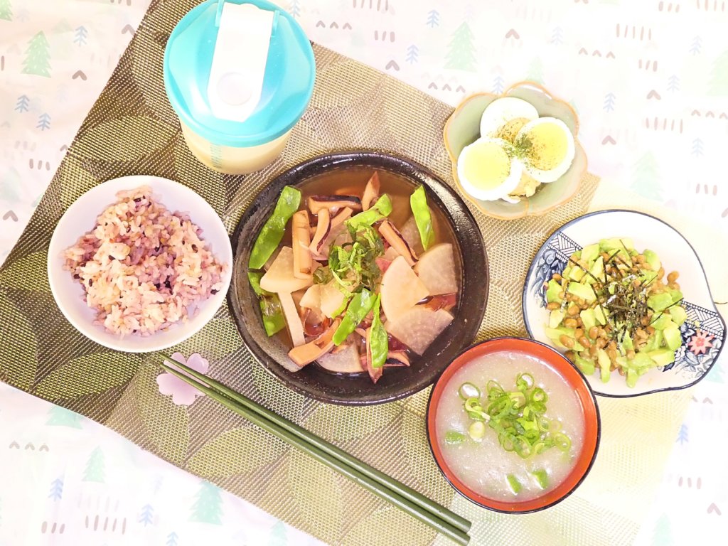 今日の夕ごはん イカと大根の煮物 19/10/30