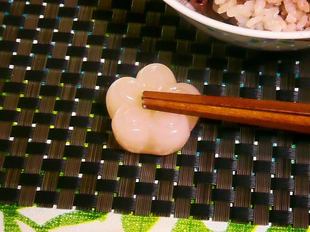 桜和菓子の箸置き