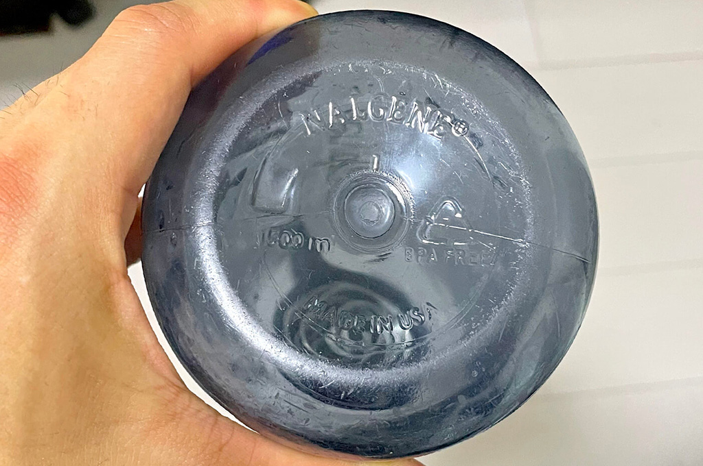 ナルゲン カラーボトルの底
