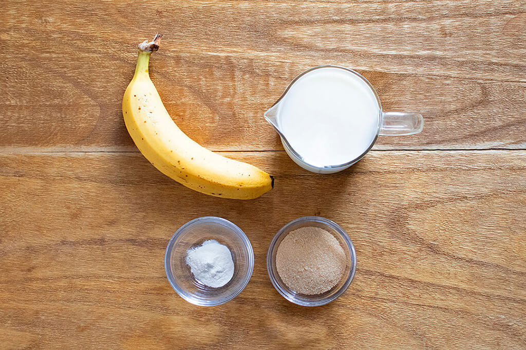 牛乳バナナ寒天の材料