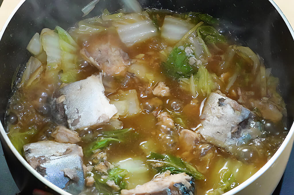 水溶き片栗粉でとろみを付ける