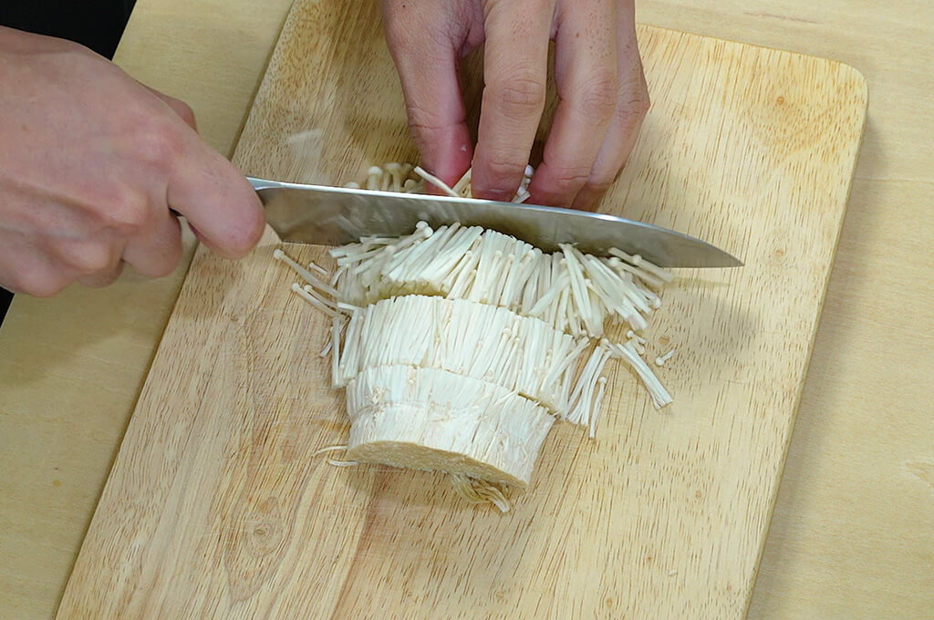 えのきは3cm幅に切る