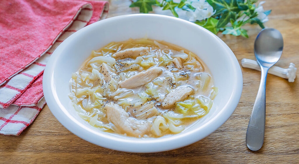 鶏むね肉とキャベツの中華スープ
