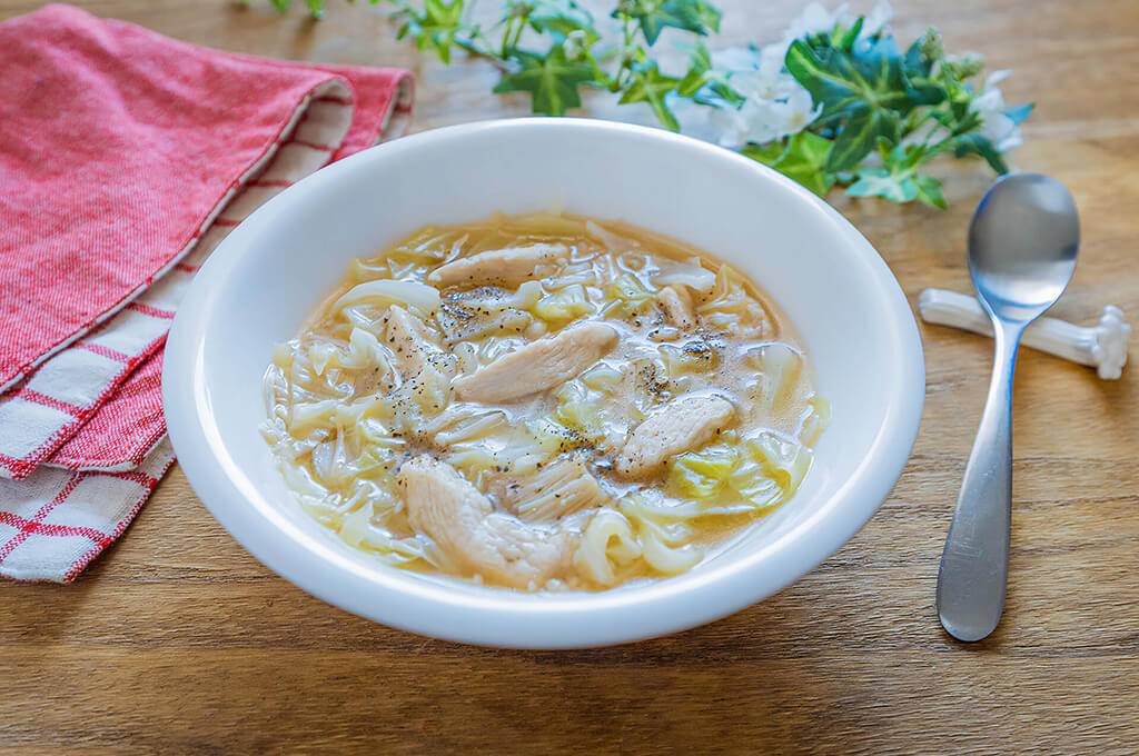 鶏むね肉とキャベツの中華スープ