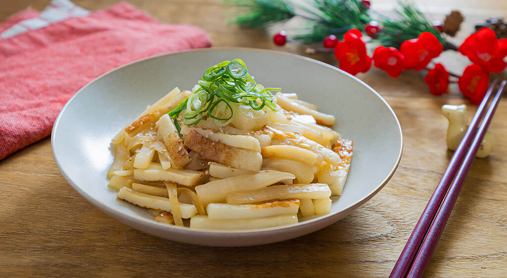 ちくわと大根の甘辛餅炒め
