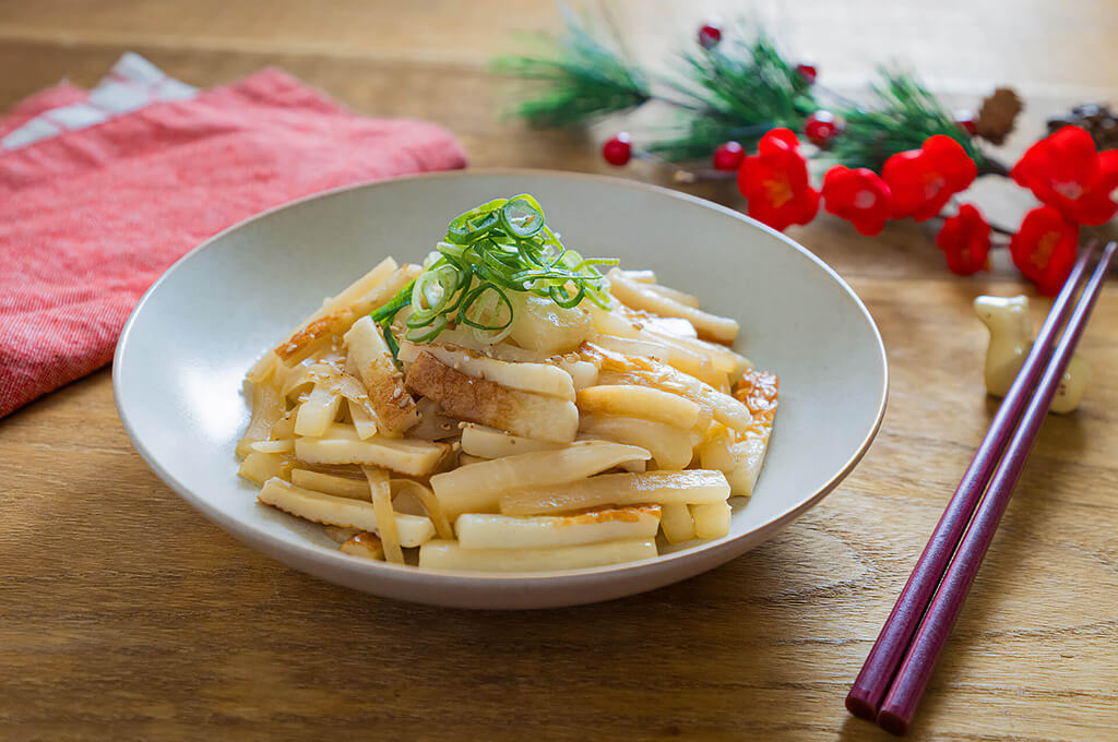 ちくわと大根の甘辛餅炒め