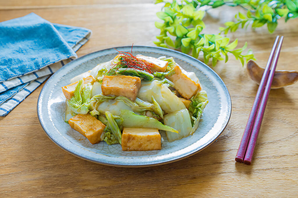 厚揚げと白菜のにんにく炒め