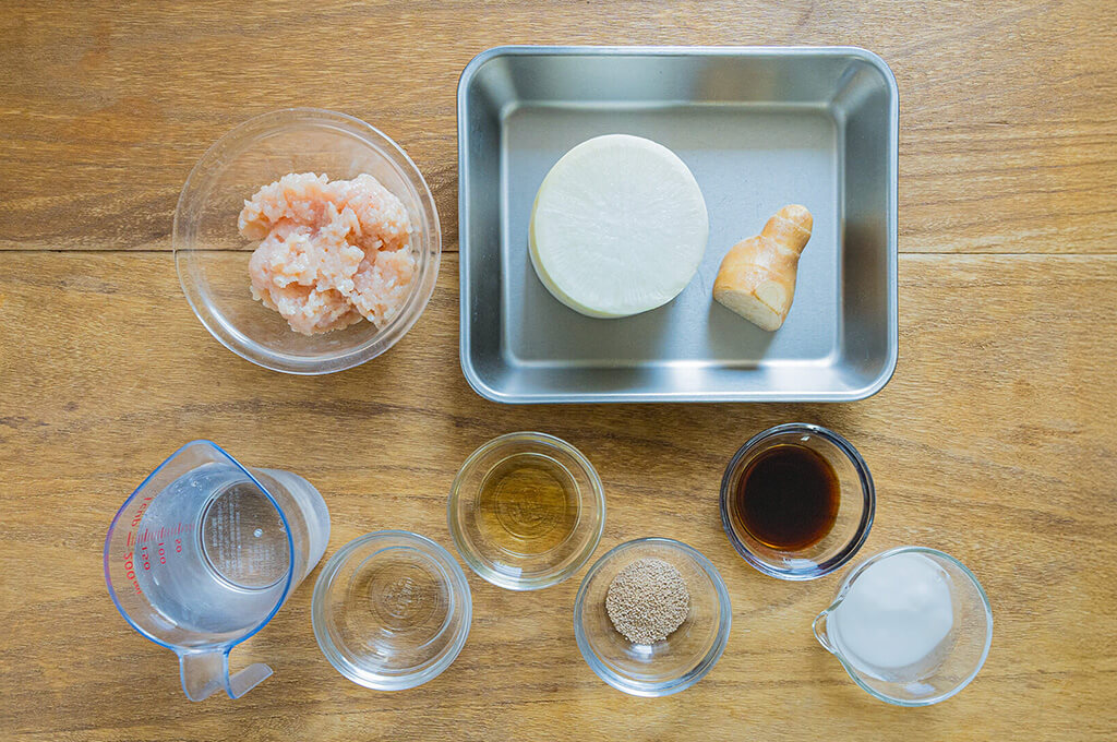 鶏むねひき肉と大根のとろとろ煮の材料