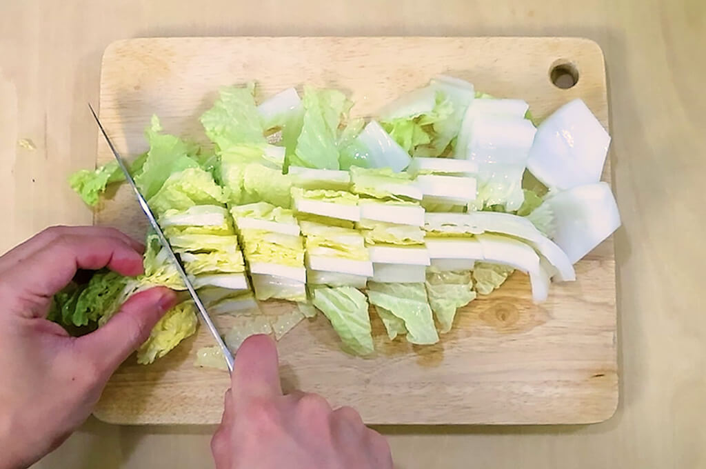 白菜はざく切りにする