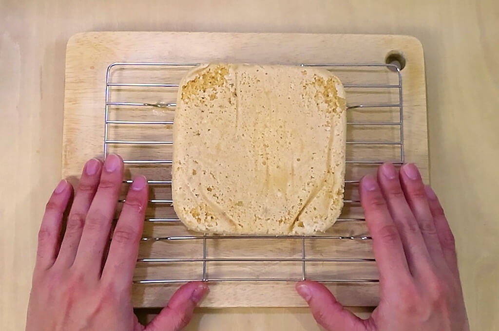 生地を加熱して粗熱を取る