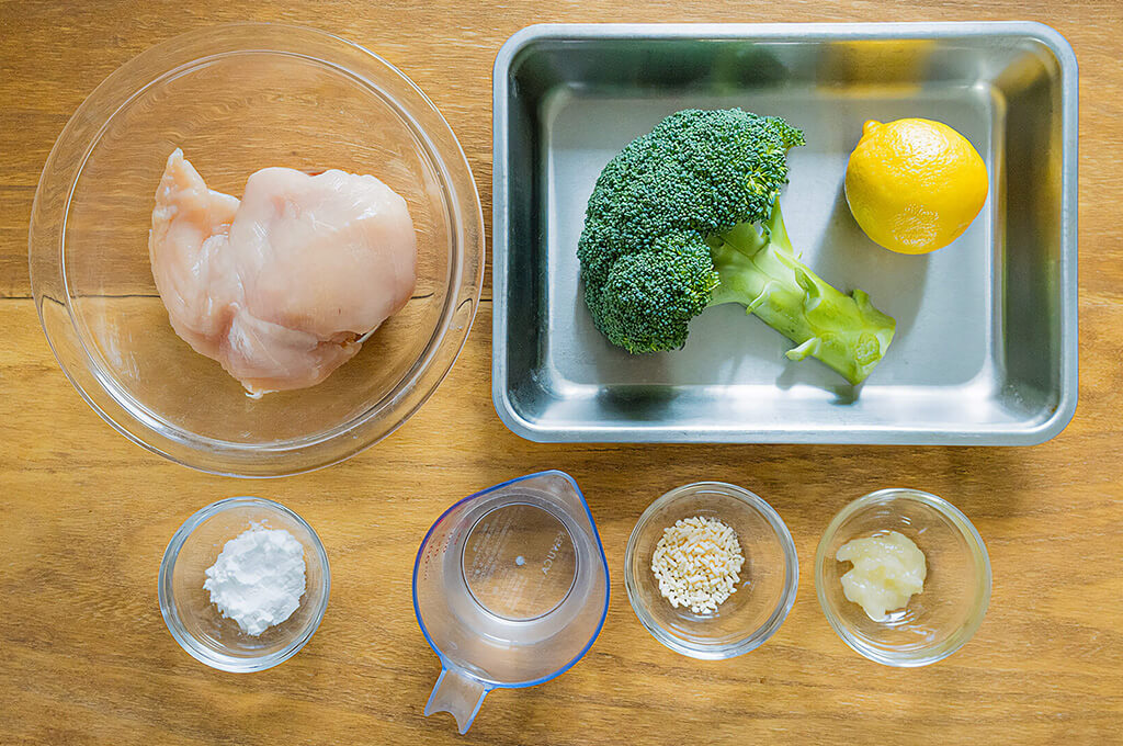 鶏肉とブロッコリーの塩レモン蒸しの材料