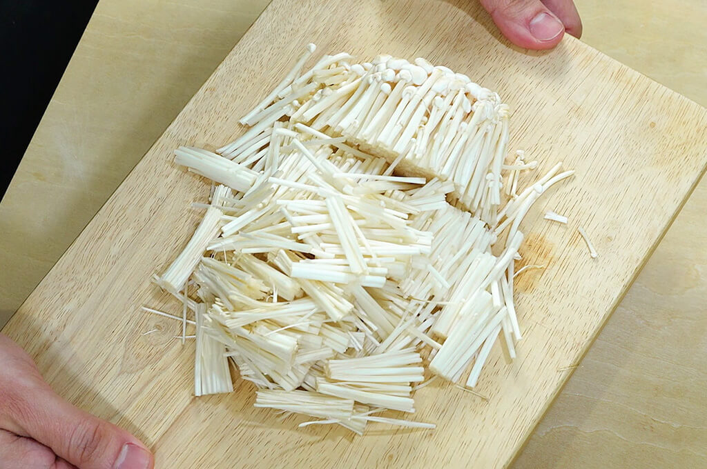 えのきは3等分に切る