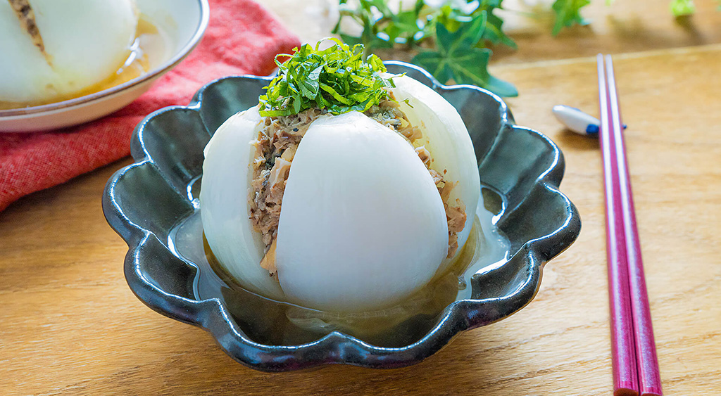 サバ缶と新玉ねぎのレンジ蒸し
