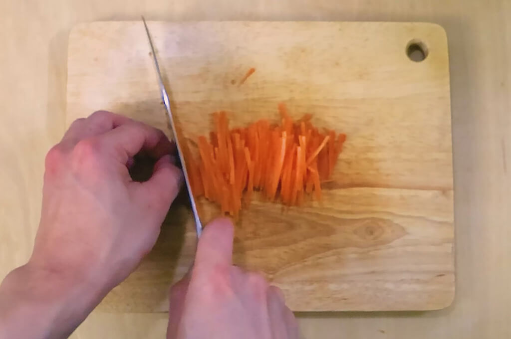 にんじんは千切りにする