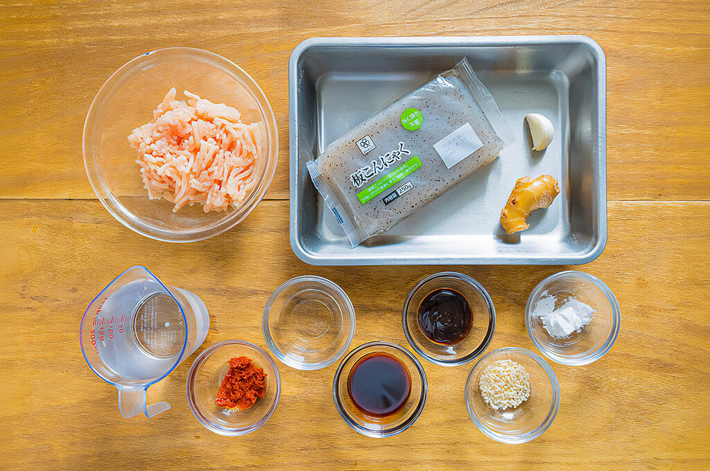 鶏むねひき肉の麻婆こんにゃくの材料