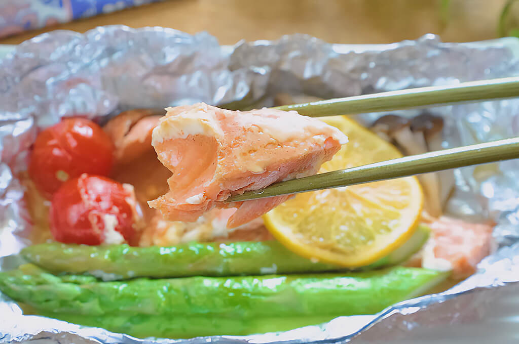 鮭とアスパラのホイル焼き