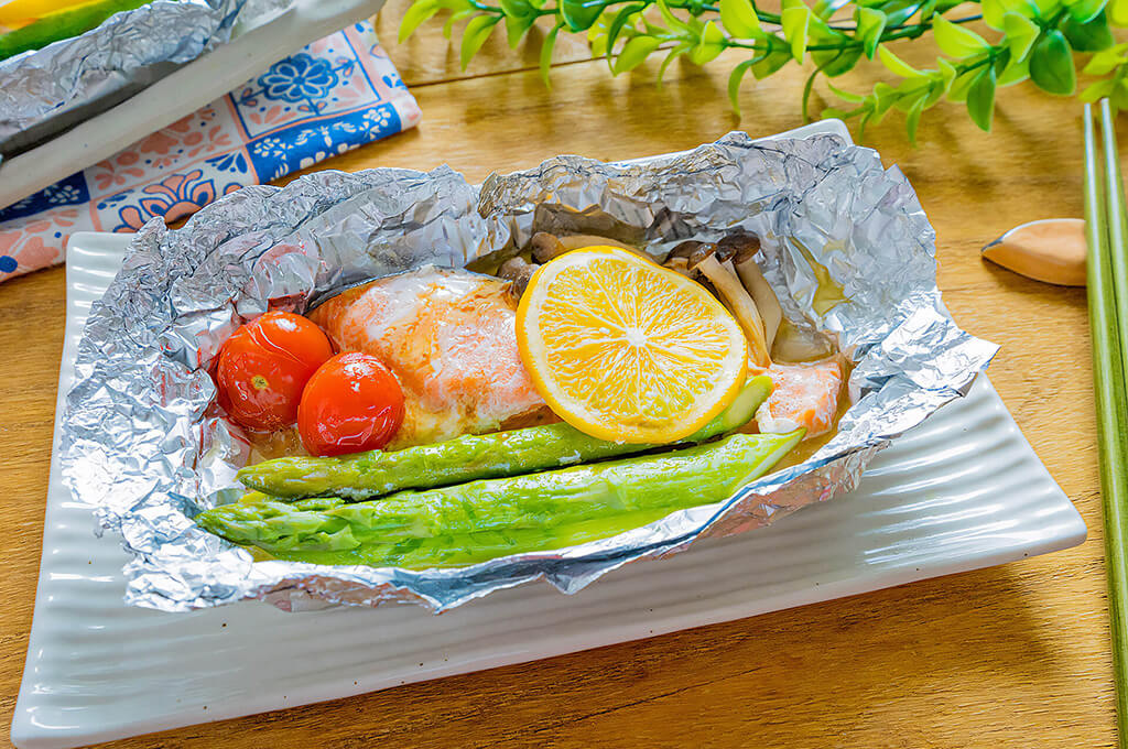 鮭とアスパラのホイル焼き