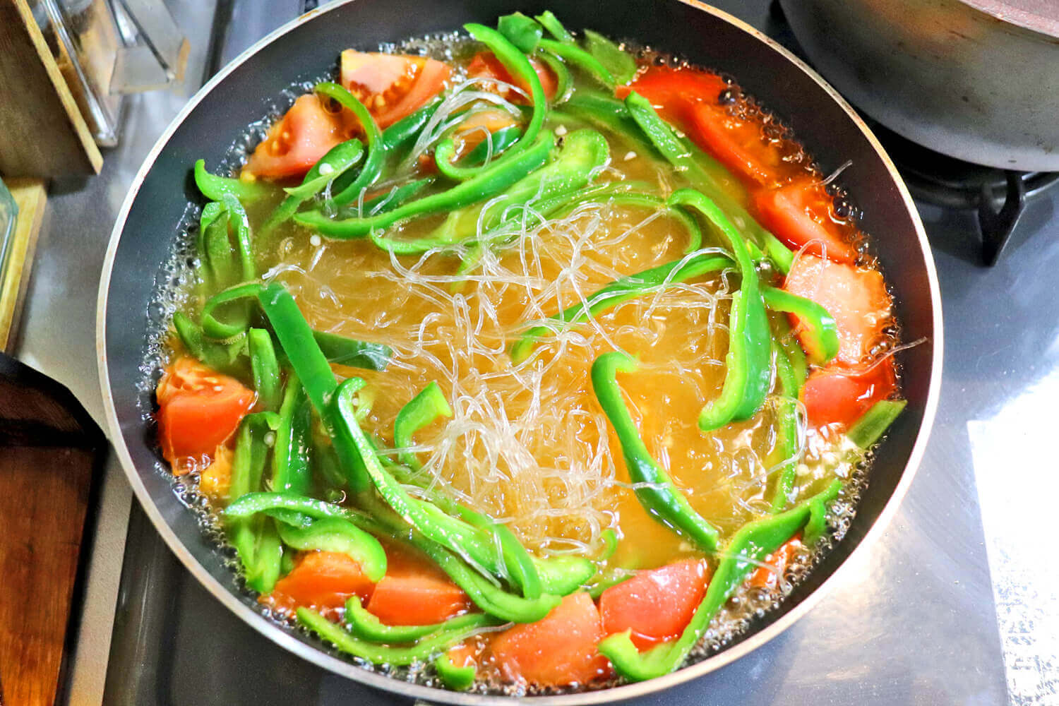 調味料、春雨を加える