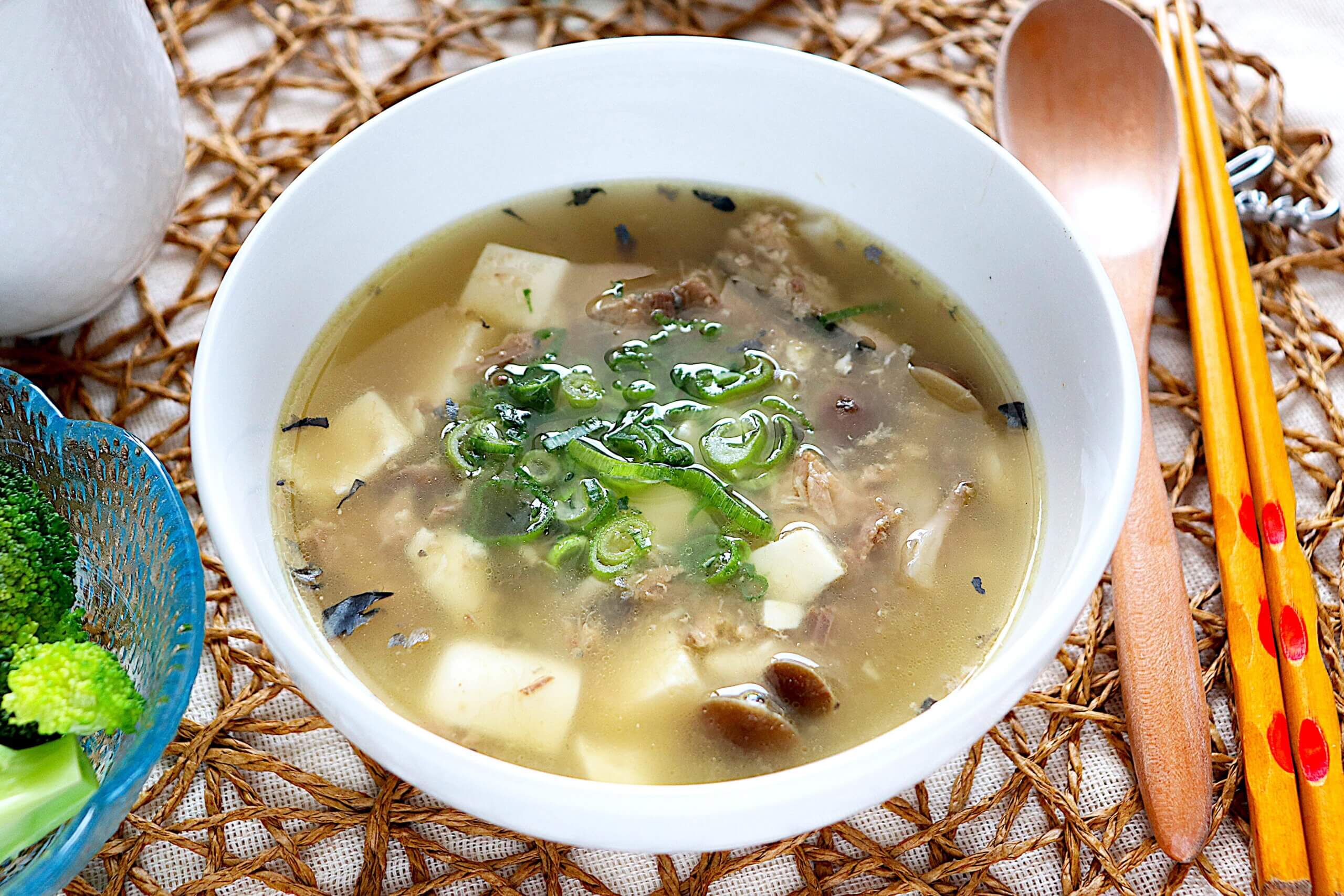 サバ缶と豆腐のとろろ昆布スープ